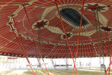 circus tent interior, decorative big top, traditional circus tent, scola teloni interior